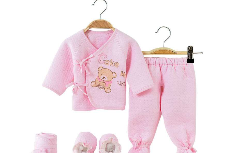 0一6个月婴儿衣服挑选注意什么？值得推荐的0一6个月婴儿衣服品牌