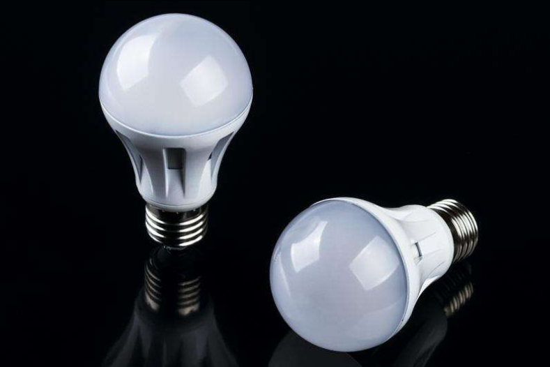 led灯哪个品牌好？小米、禀临、美的、宜家哪个好？