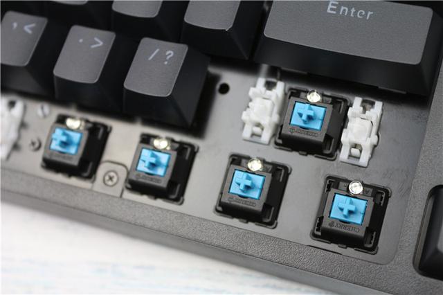 原厂樱桃轴体+魅惑蓝背光+可编程！游戏专用雷柏V808机械键盘